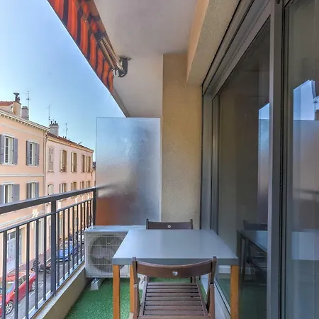 Cosy Merle * קאן